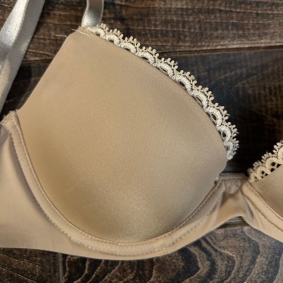 32B Calvin Klein Push Up Nude Bra EUC - Picture 3 of 8